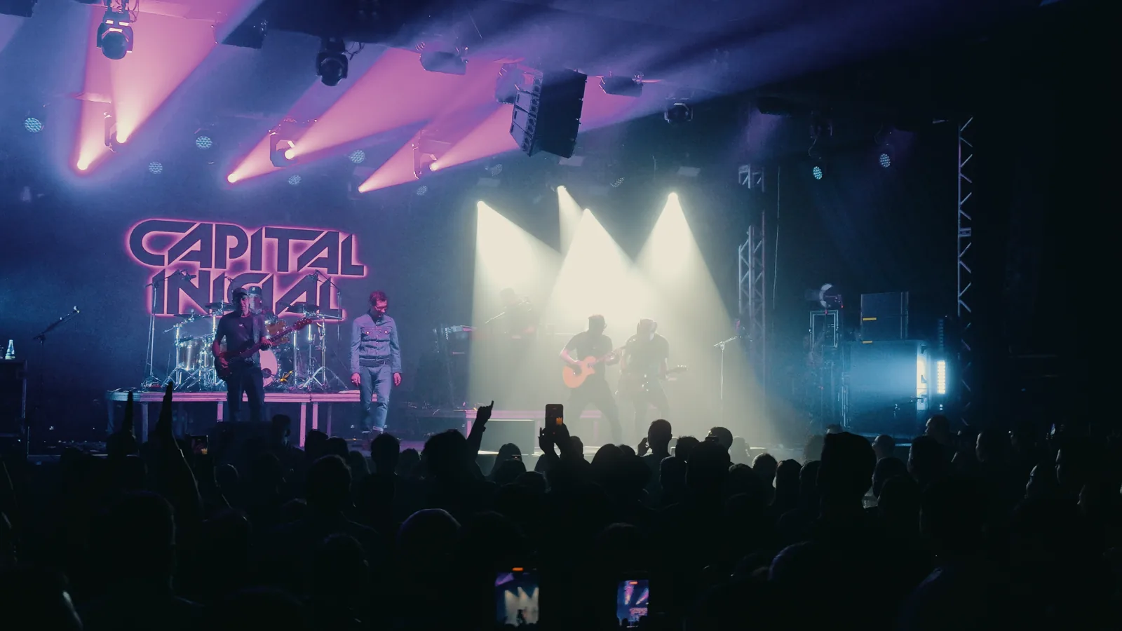 Frame OUT, show em palco usado na Transição IA